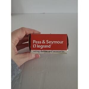 Pass & Seymour 5666-X Str. Blade Plug 15 Amp / 250 Volt Used